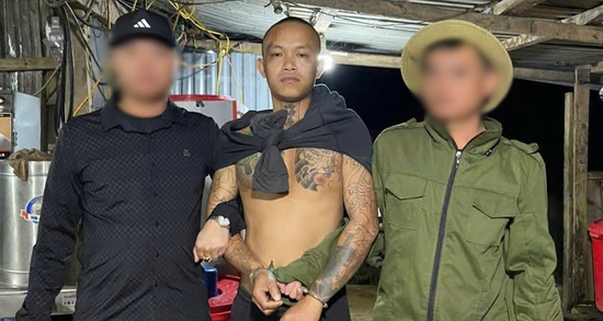 Bắt đối tượng truy nã nguy hiểm trong đường dây mua bán người