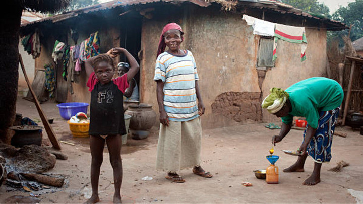 Tại làng Ubang, nam giới và nữ giới sử dụng hai ngôn ngữ khác nhau.