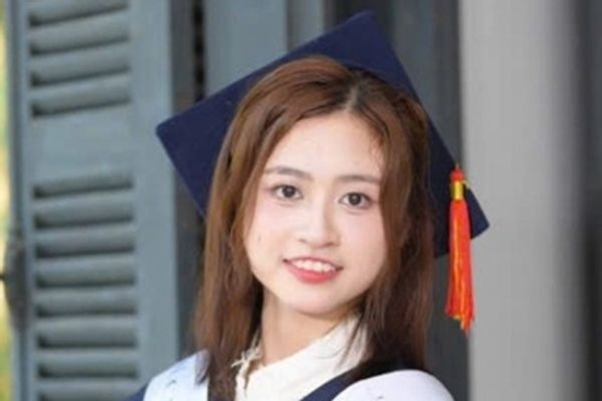 Hồ sơ khủng của nữ thủ khoa kép ĐH Dược, GPA 3.81/4, điểm khóa luận 9.5
