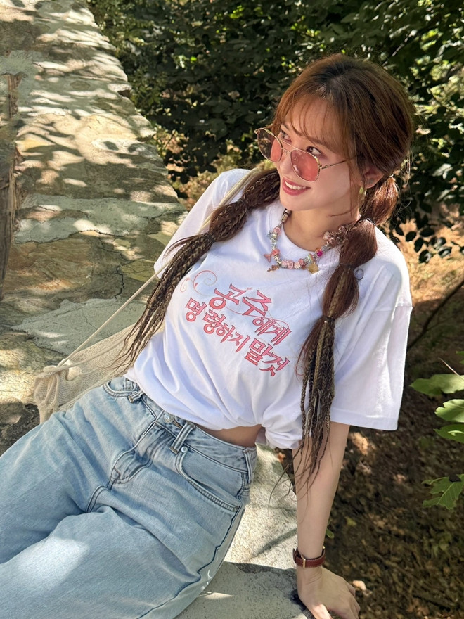 Hari Won lên đồ như teen girl ai tin nổi đã U40