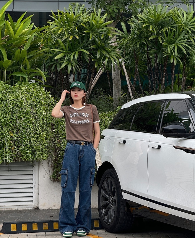 Kỳ Duyên mix đồ với quần jeans cực chất Vbiz khó ai sánh bằng