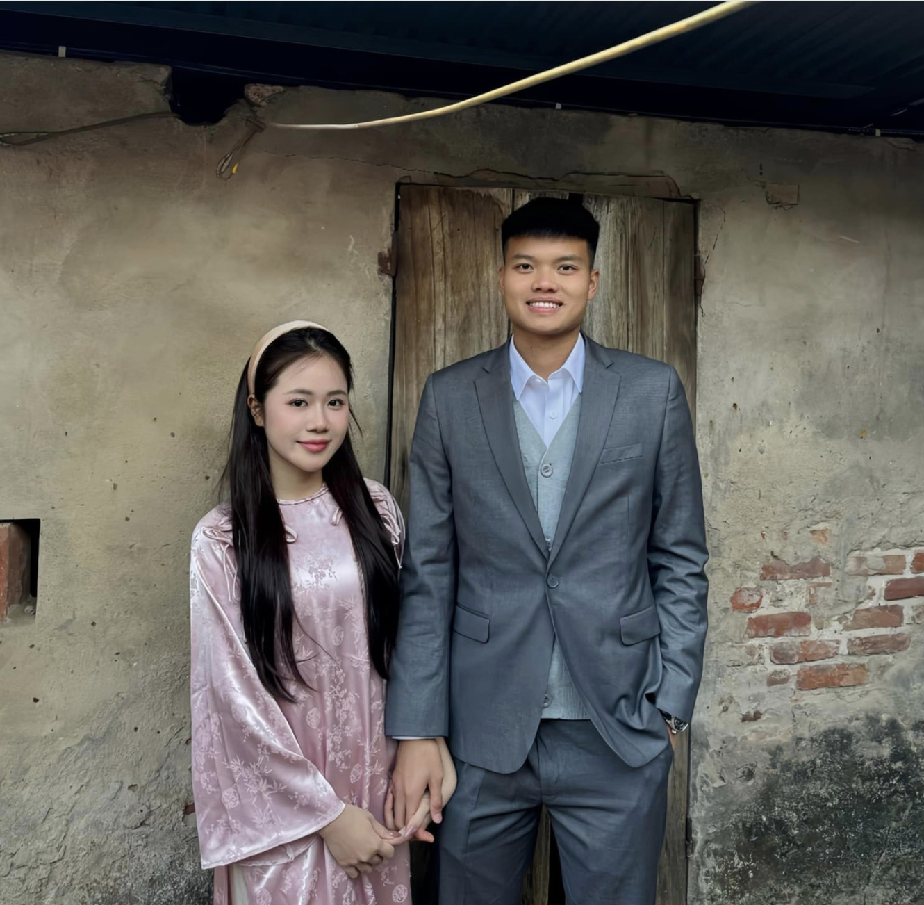 Nhan sắc hot girl của nữ nhân viên ngân hàng vừa kết hôn với cựu sao U23 Việt Nam - Ảnh 4.