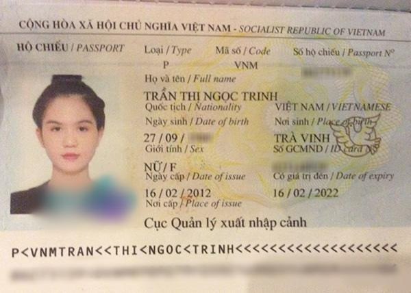 Trợ lý trượt tay để lộ ảnh thẻ của Ngọc Trinh với nhan sắc gây tranh cãi