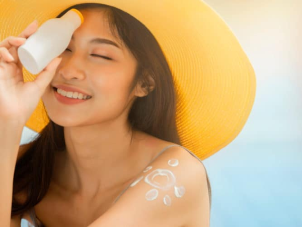 3 sai lầm khi dùng kem chống nắng khiến da sạm đen, nổi mụn, chị em nhất định phải tránh xa - Ảnh 1