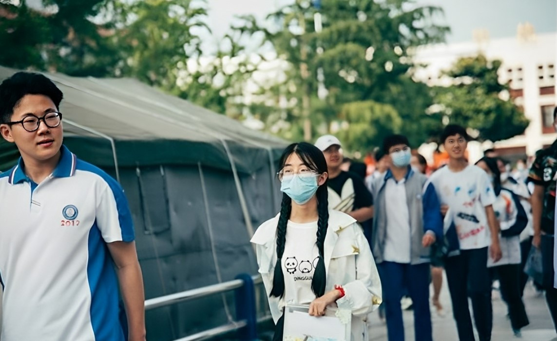 thi dai hoc Trung Quoc.jpg