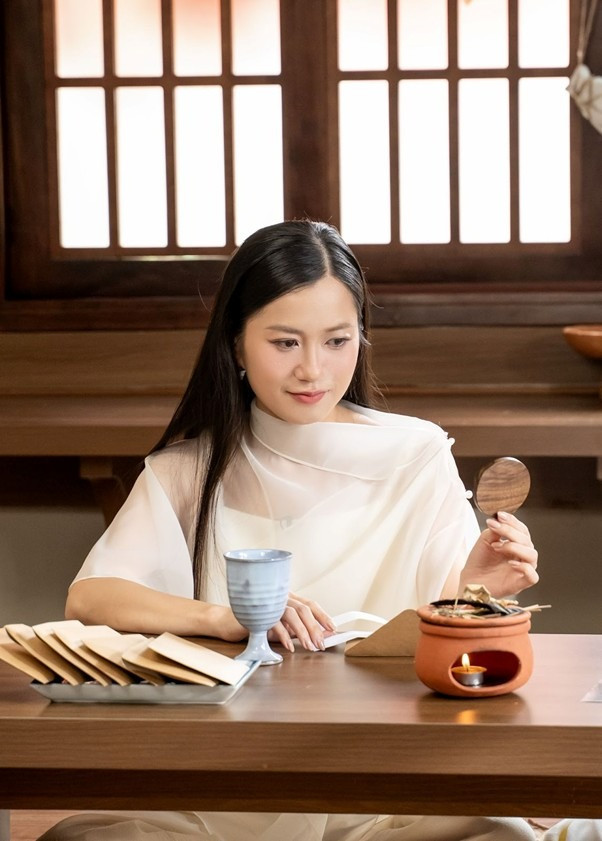 Lâm Vỹ Dạ biến thành người khác khi bị động đến chồng con