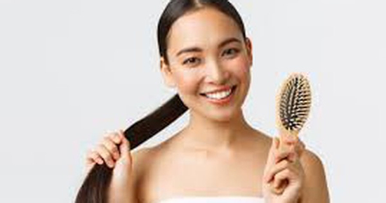 Nên chải đầu như thế nào để có hiệu quả dưỡng tóc tốt nhất?