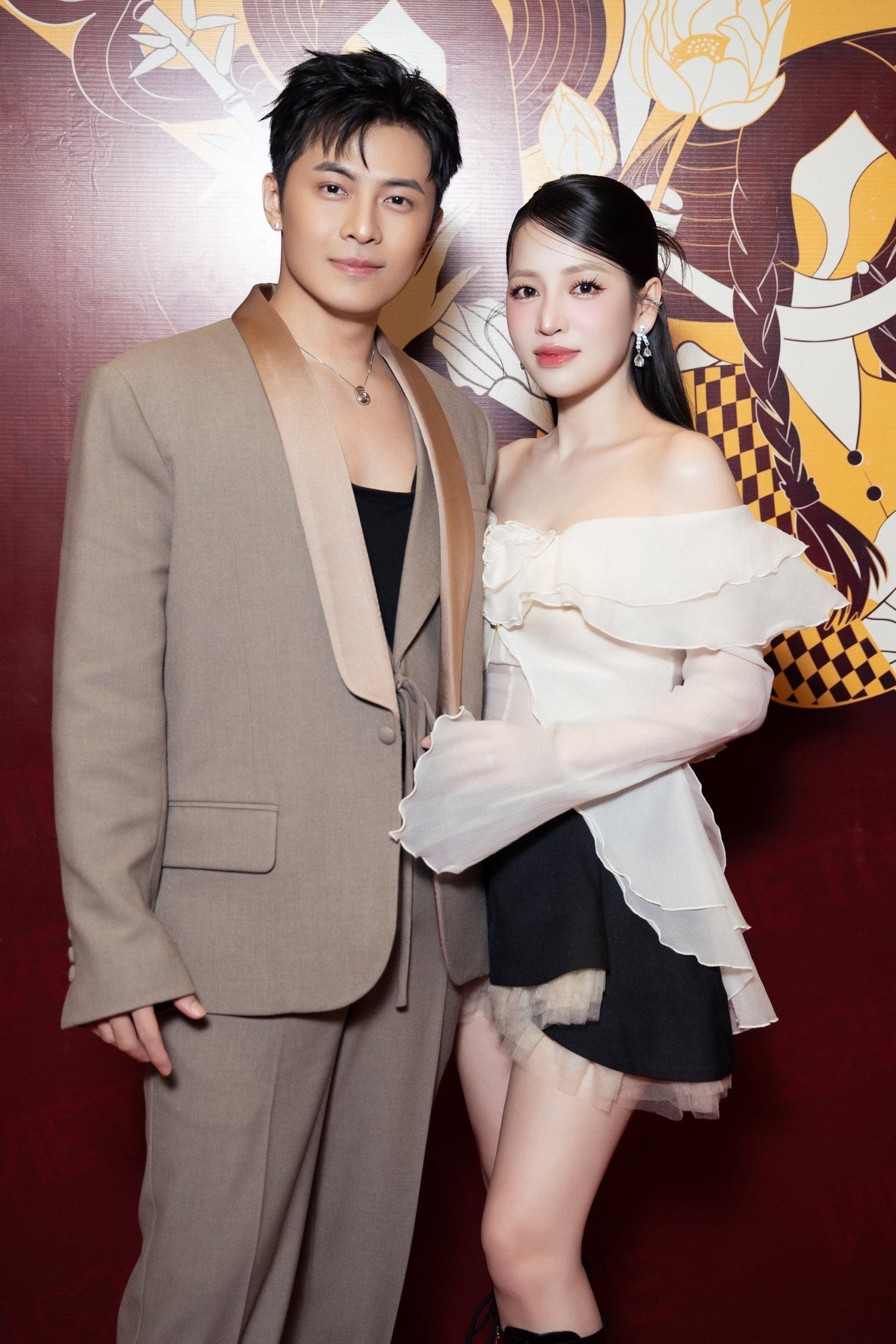 Puka tái xuất sau khi sinh con nhan sắc mẹ bỉm qua camera thường ra sao