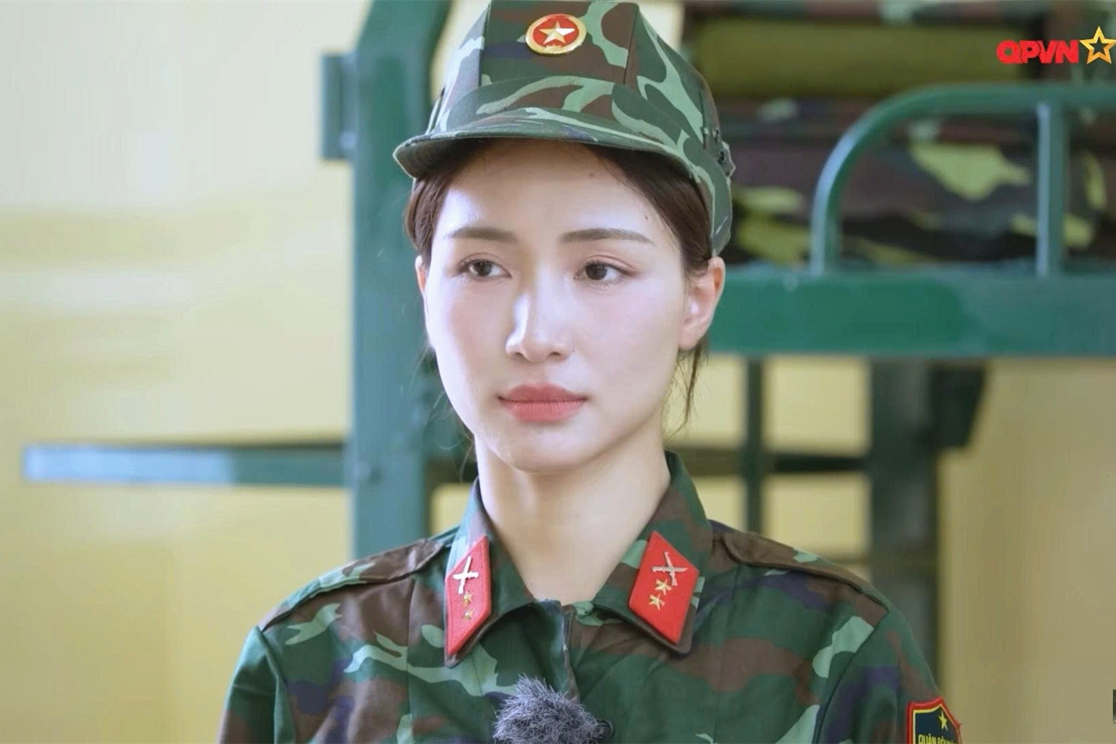 Hòa Minzy bị nhắc nhở và tịch thu đồ ở 'Sao nhập ngũ 2025'