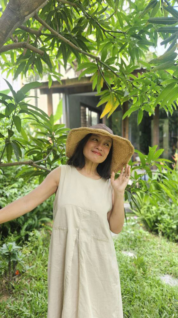 Mặt mộc căng tràn sức sống ở tuổi trung niên của nghệ sĩ Tú Oanh- Ảnh 7.