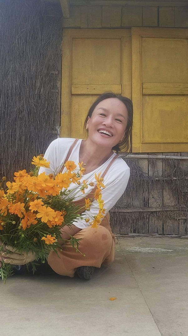 Mặt mộc căng tràn sức sống ở tuổi trung niên của nghệ sĩ Tú Oanh- Ảnh 4.