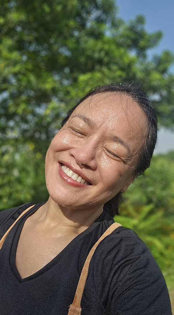 Mặt mộc căng tràn sức sống ở tuổi trung niên của nghệ sĩ Tú Oanh- Ảnh 8.