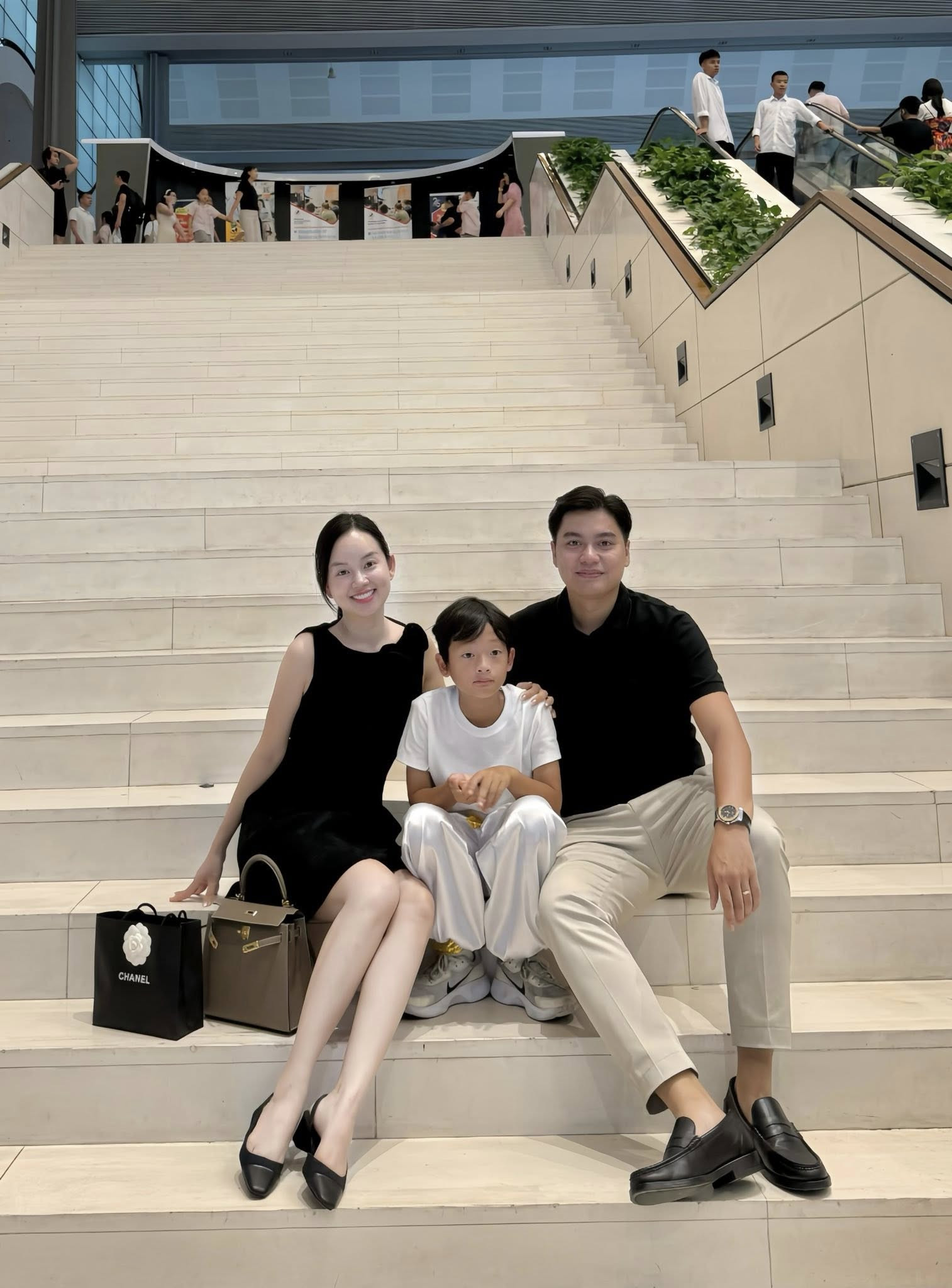 Quyết định lấy chồng sau nhiều năm làm mẹ đơn thân cuộc sống Ly Kute giờ ra sao