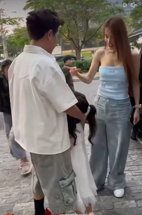 Phản ứng của Nhã Phương khi thấy Trường Giang hóa HIEUTHUHAI phiên bản fake