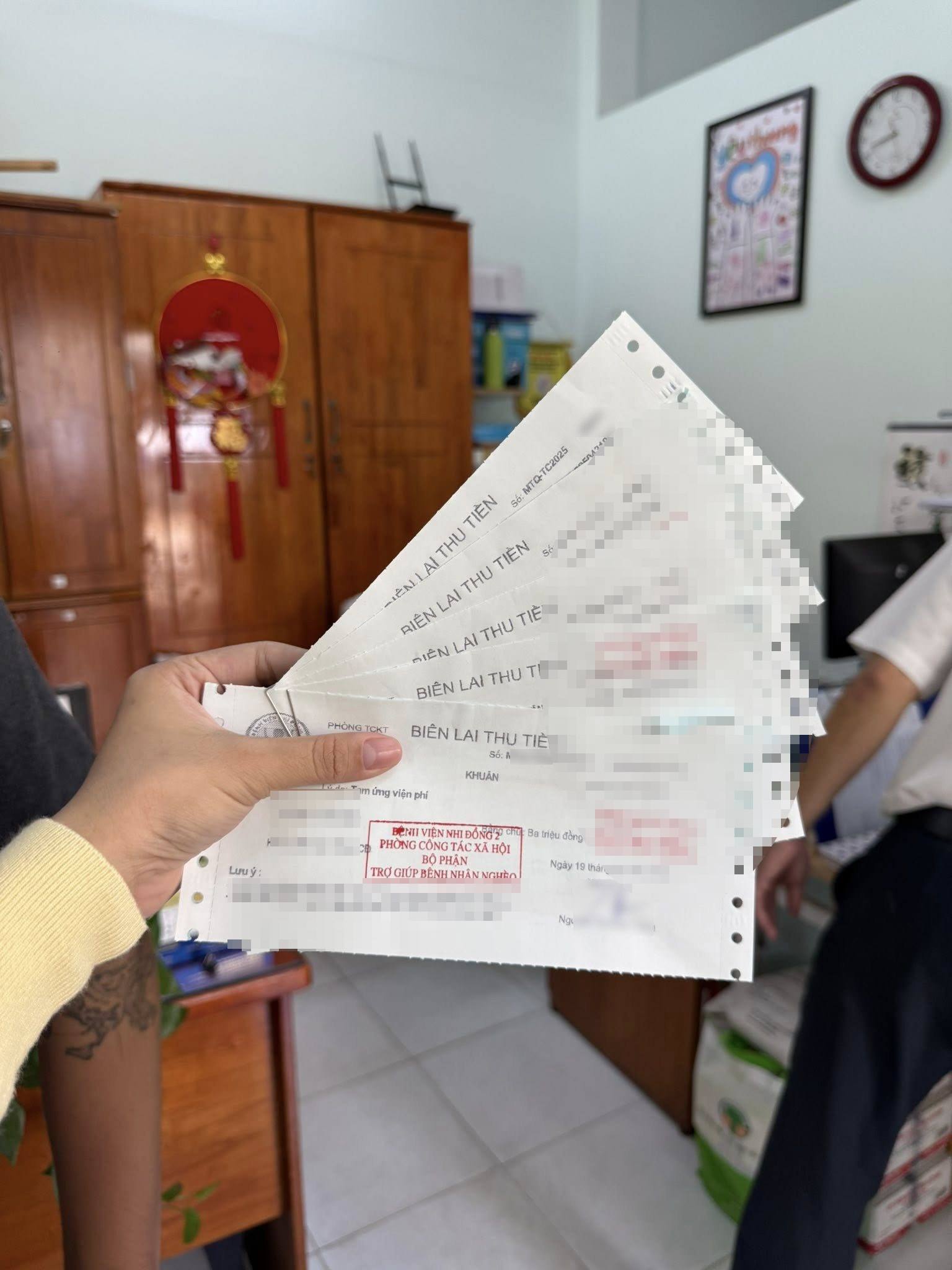 Uông Thục Quyên là ai mà khiến cư dân mạng bàn tán không ngớt quyết truy tìm bằng được danh tính