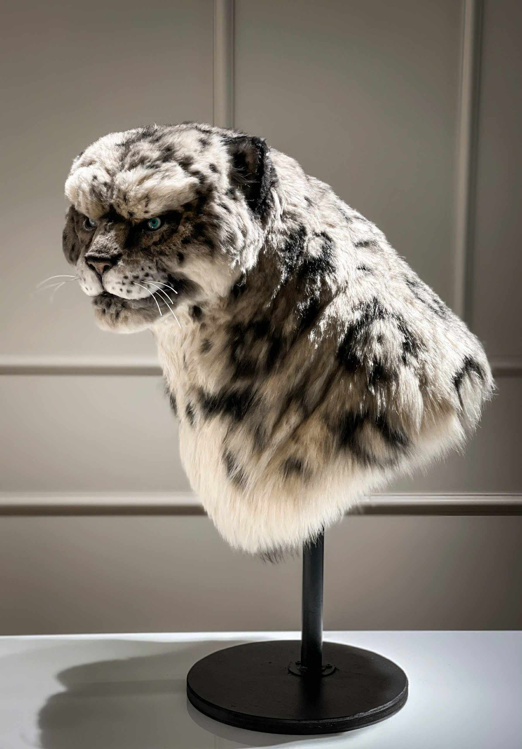 Chàng trai TP.HCM gây sốt với mô hình báo tuyết thủ công 'đẹp như sản phẩm AI' - 4