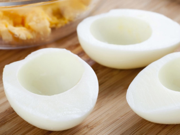 Điểm danh 3 món ăn vặt vạn người mê nhưng âm thầm 'hút cạn' collagen da - Ảnh 3