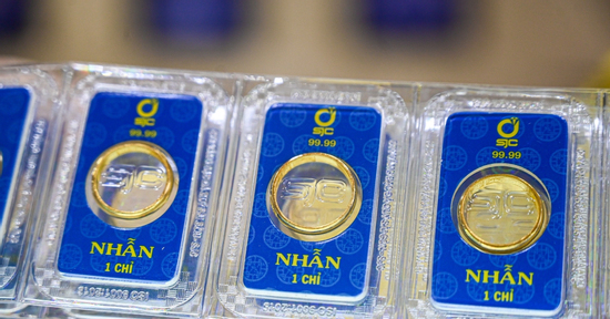 Giá vàng hôm nay 8/8/2025: Rung lắc dữ dội, SJC phá đỉnh cao kỷ lục rồi hạ nhiệt