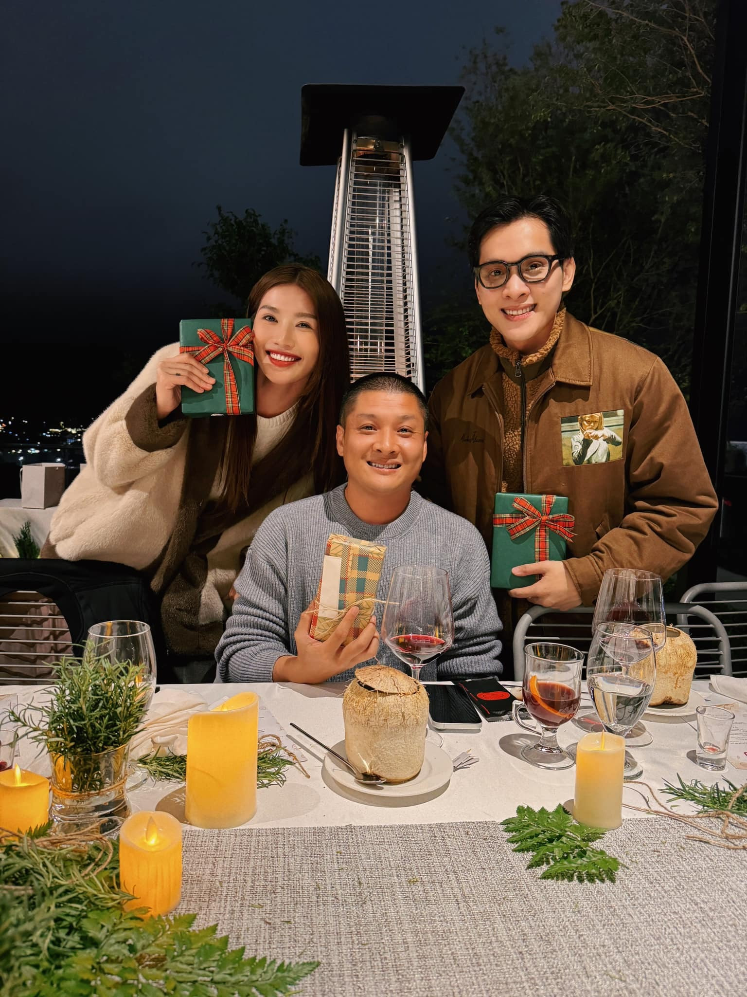 Khui loạt ảnh đời thường cực hot về chồng sắp cưới của Á hậu Chế Nguyễn Quỳnh Châu