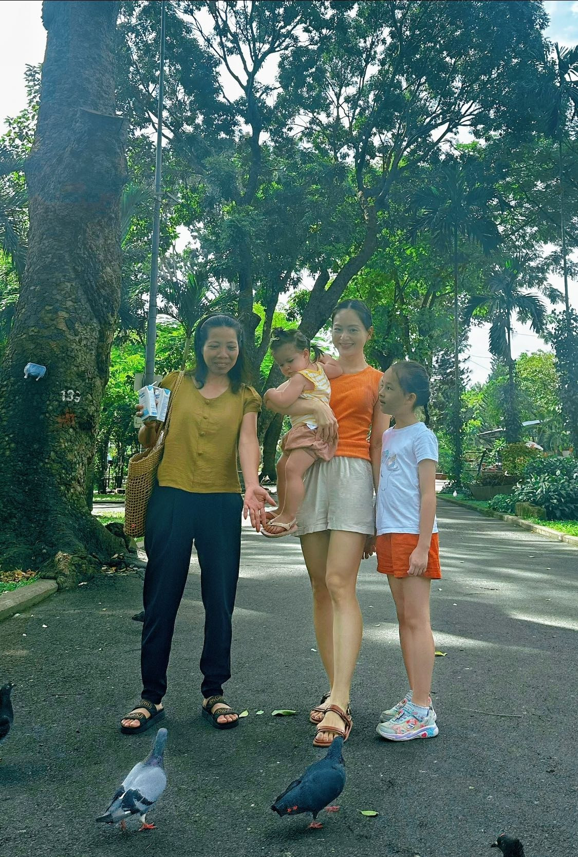 Lan Phương hé lộ cuộc sống bình yên sau ồn ào hôn nhân với chồng Tây