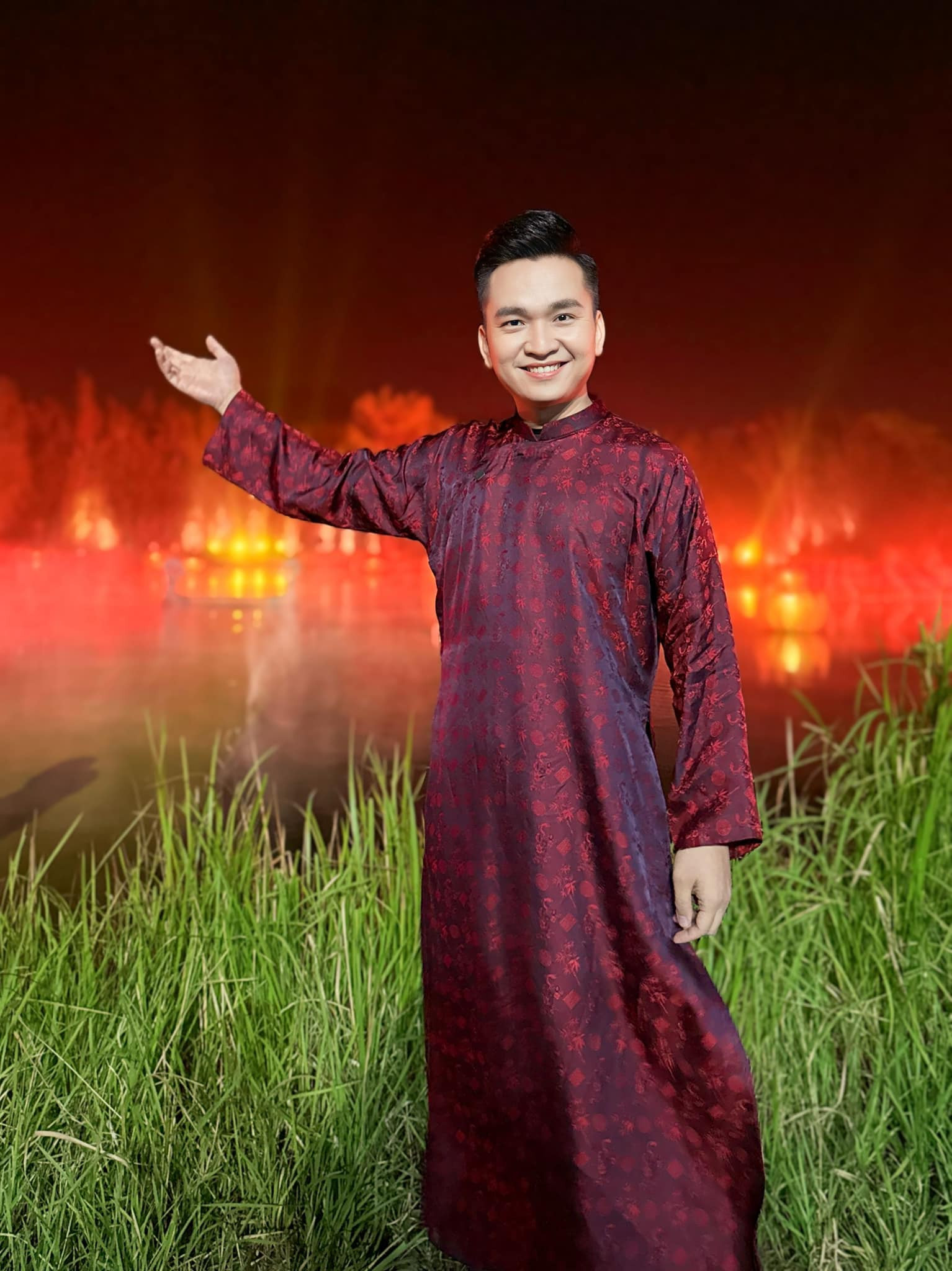 Nam MC nổi tiếng mắc ung thư máu, chiến thắng bệnh tật và hiện sống hạnh phúc bên vợ con - Ảnh 2.