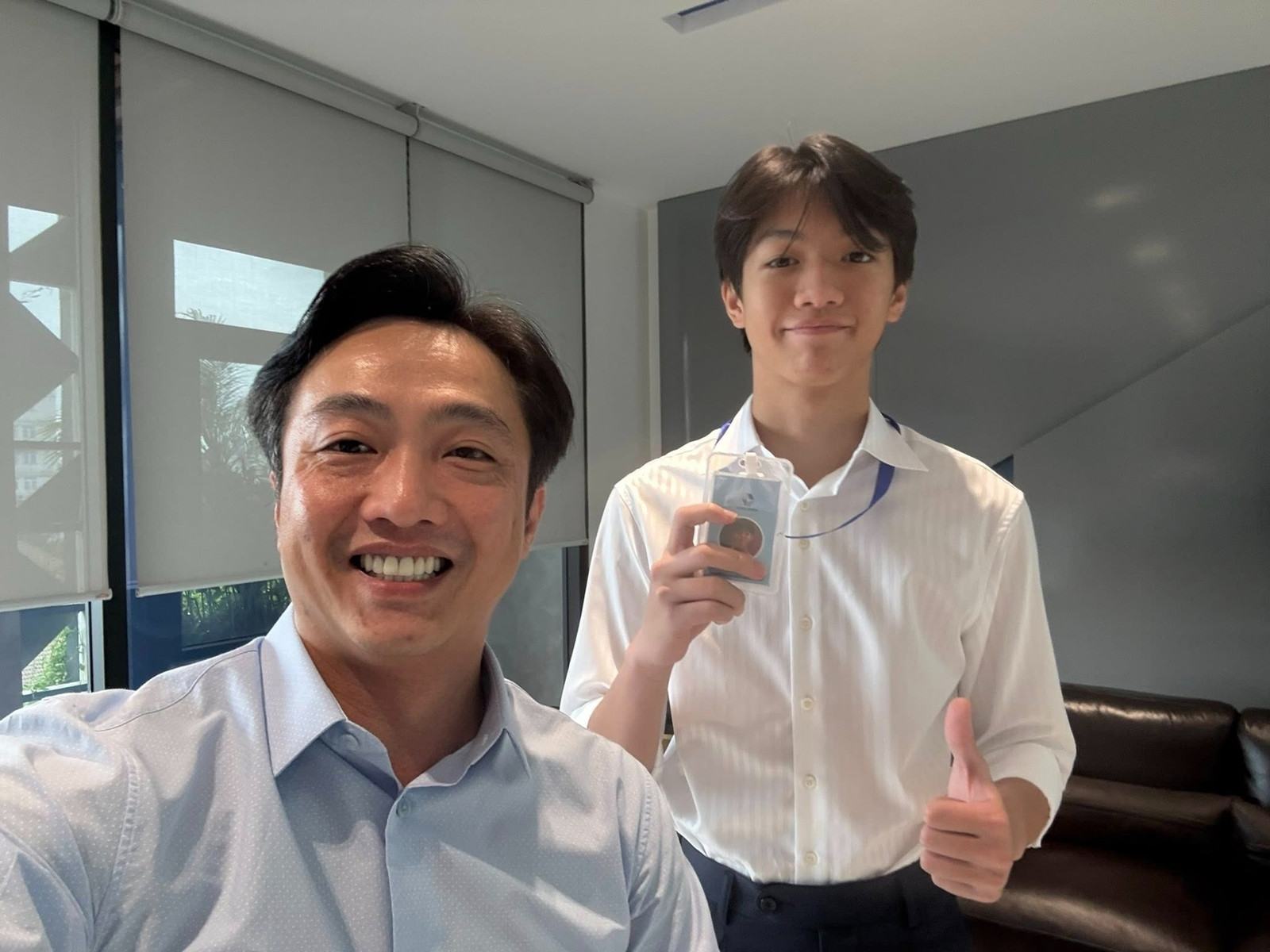 Quý tử nhà Cường Đô La  Hồ Ngọc Hà làm phục vụ pha chế