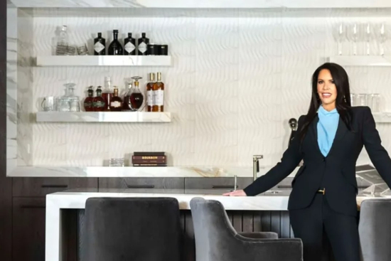 Cô gái làm 'bà mai' cho giới siêu giàu, có mối kiếm được 13 tỷ đồng