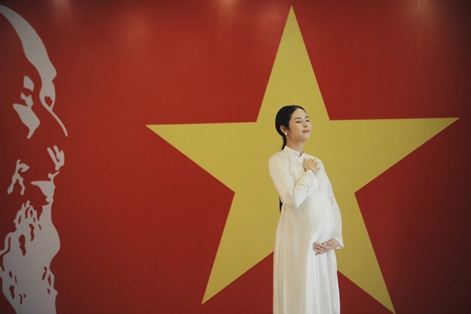 Hoa hậu Ngọc Hân mặc áo dài mừng Tết Độc Lập nhan sắc mẹ bầu được khen hết lời