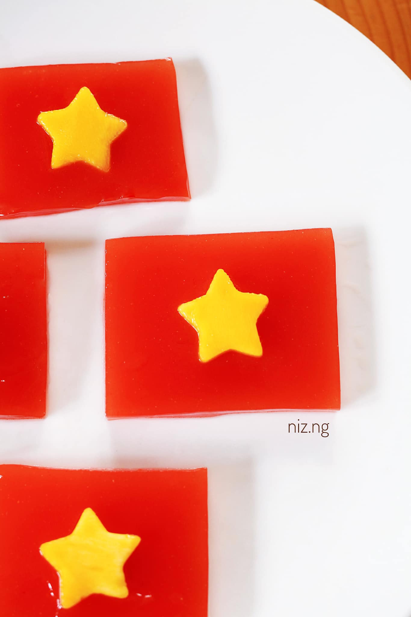 LÀM THẠCH RAU CÂU CỜ ĐỎ SAO VÀNG MỪNG NGÀY QUỐC KHÁNH VIỆT NAM 2/9 - Ảnh 2.