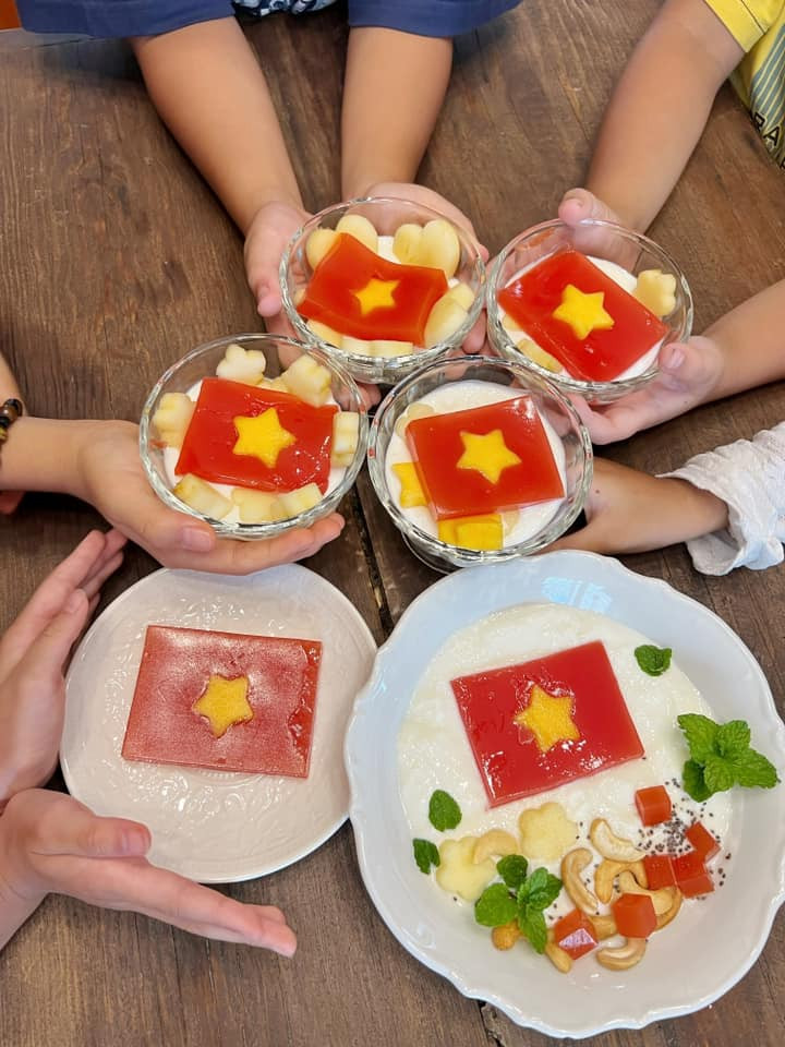 LÀM THẠCH RAU CÂU CỜ ĐỎ SAO VÀNG MỪNG NGÀY QUỐC KHÁNH VIỆT NAM 2/9 - Ảnh 6.