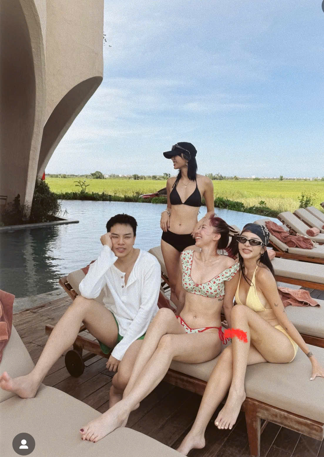 Tóc Tiên mặc bikini khoe body căng đét giữa tin đồn dao kéo