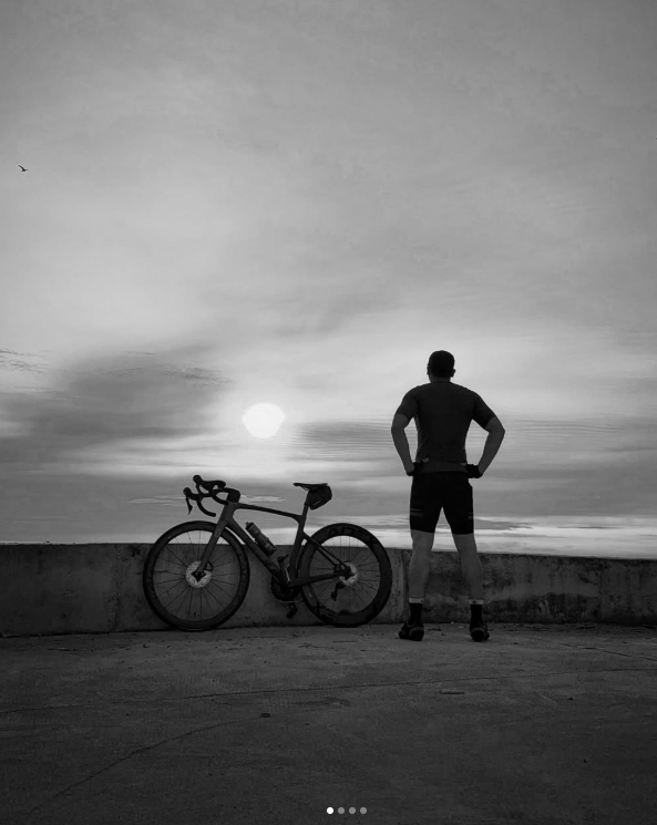 Tóc Tiên than trả nợ tình xa