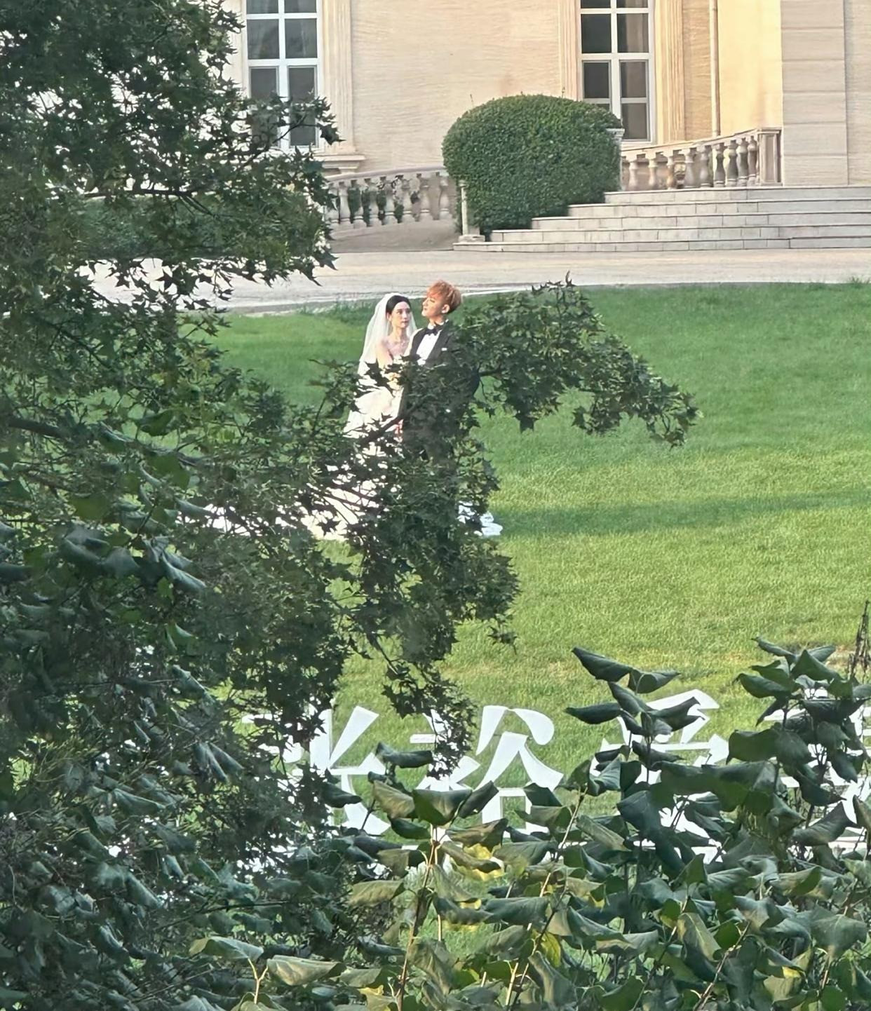 Cặp đôi chủ tịch nàng thơ đi chụp ảnh cưới hé lộ thời gian tổ chức hôn lễ