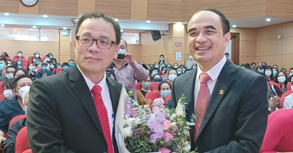 Lộ diện nhân vật hot nhất buổi đăng ký bác sĩ nội trú ĐH Y Hà Nội xuất thân đỉnh nóc kịch trần