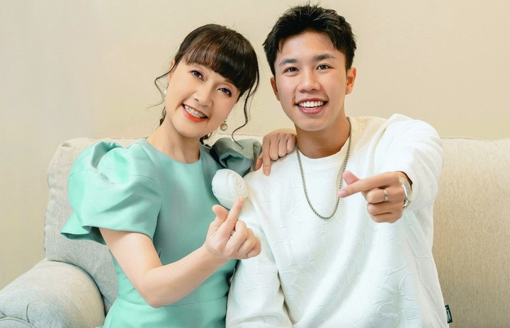 Vân Dung hạnh phúc khi con trai nối nghiệp diễn viên.