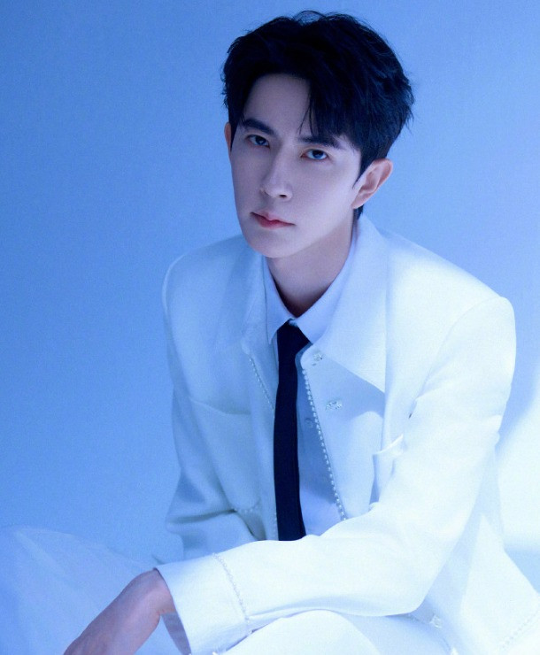 Dương Mịch Địch Lệ Nhiệt Ba bàng hoàng hay tin Vu Mông Lung qua đời