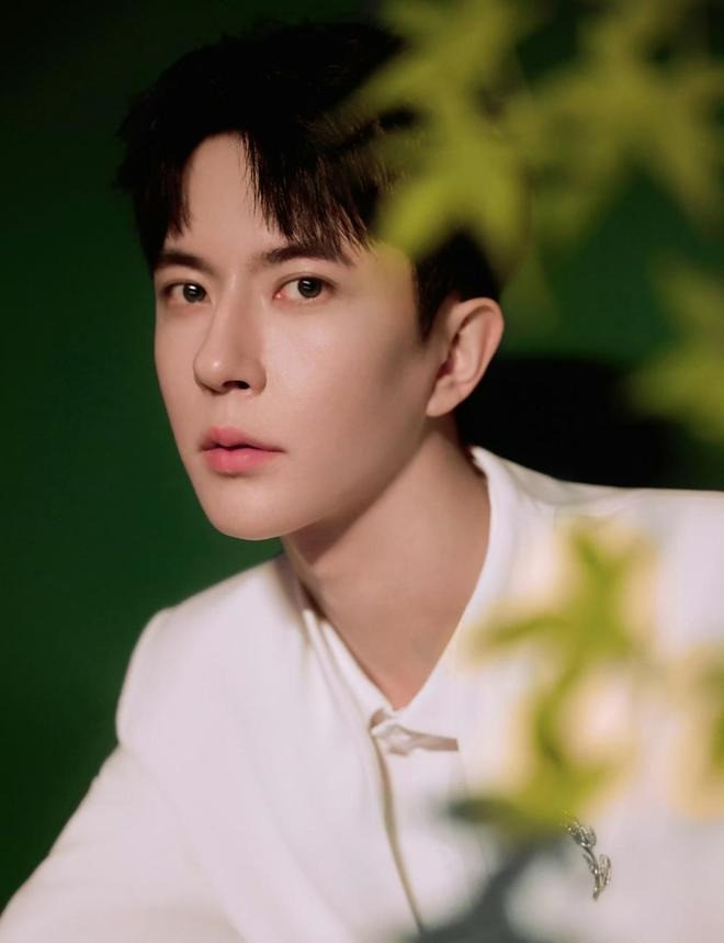 Dương Mịch Địch Lệ Nhiệt Ba bàng hoàng hay tin Vu Mông Lung qua đời