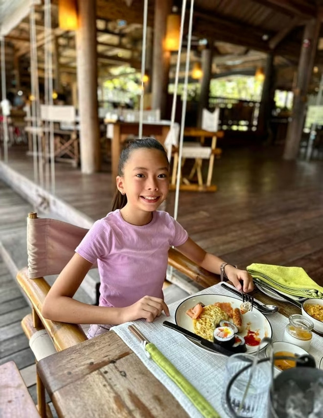 Những nàng cô chúa lai tây nhà sao Việt xinh như hoa hậu