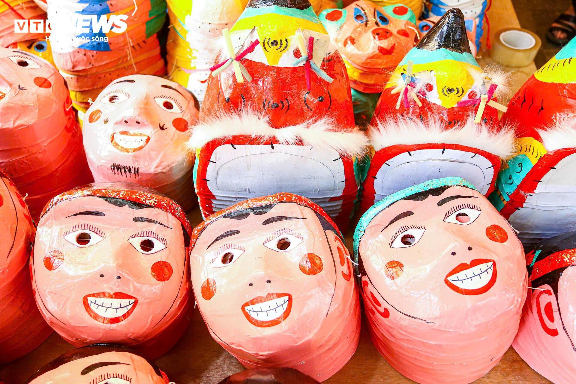 Phố cổ Hà Nội thay 'áo mới', rực rỡ đón trung thu - 10