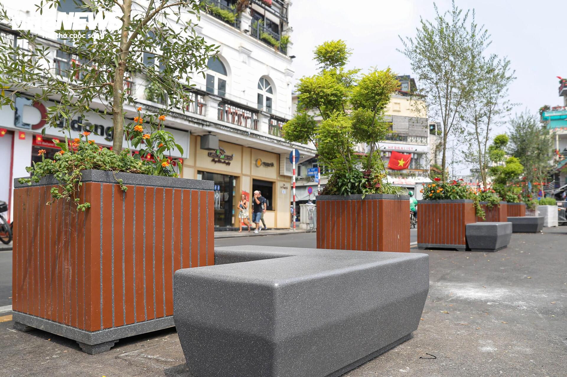 Toàn cảnh không gian Hồ Gươm sau hơn 3 tháng chỉnh trang - 7