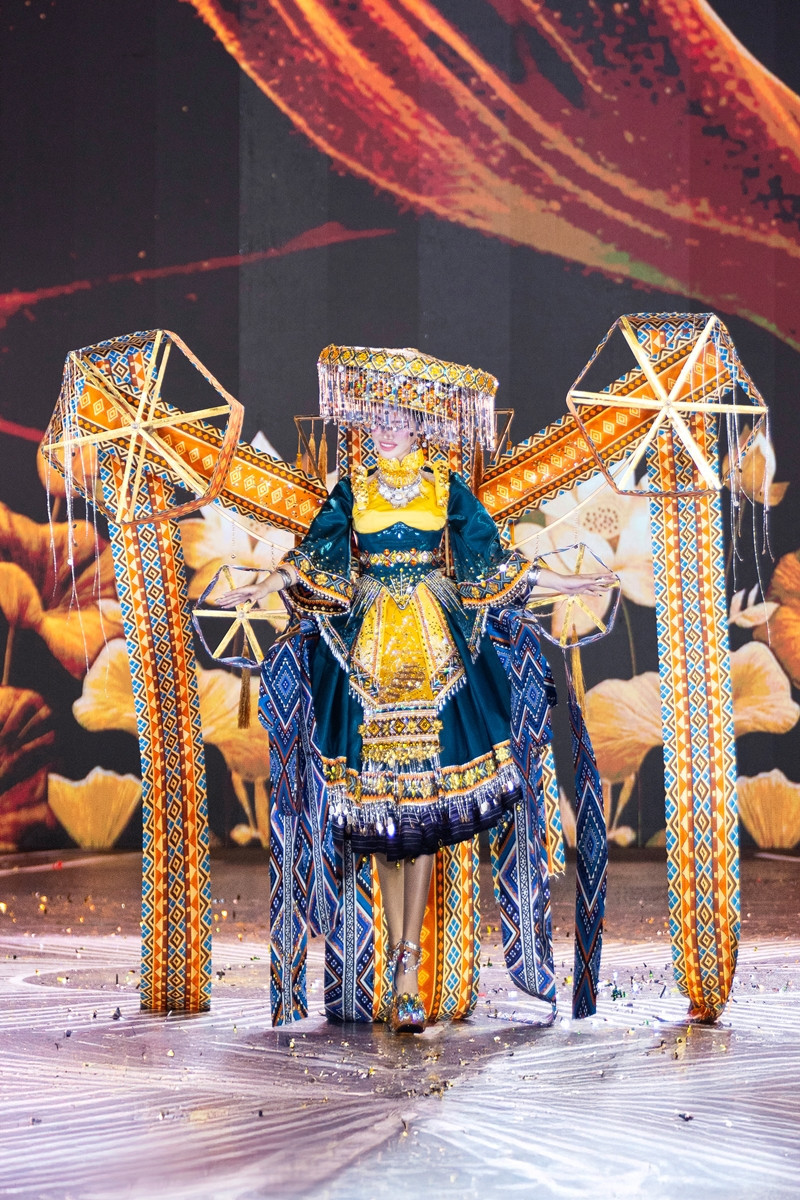 Tranh cãi đưa bàn thờ gia tiên lên sân khấu thi hoa hậu - Ảnh 11.