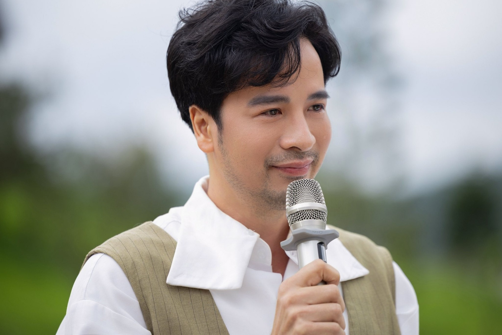 Nam diễn viên Vbiz vừa cầu hôn bạn gái kém 16 tuổi có khối tài sản chục tỷ là ai