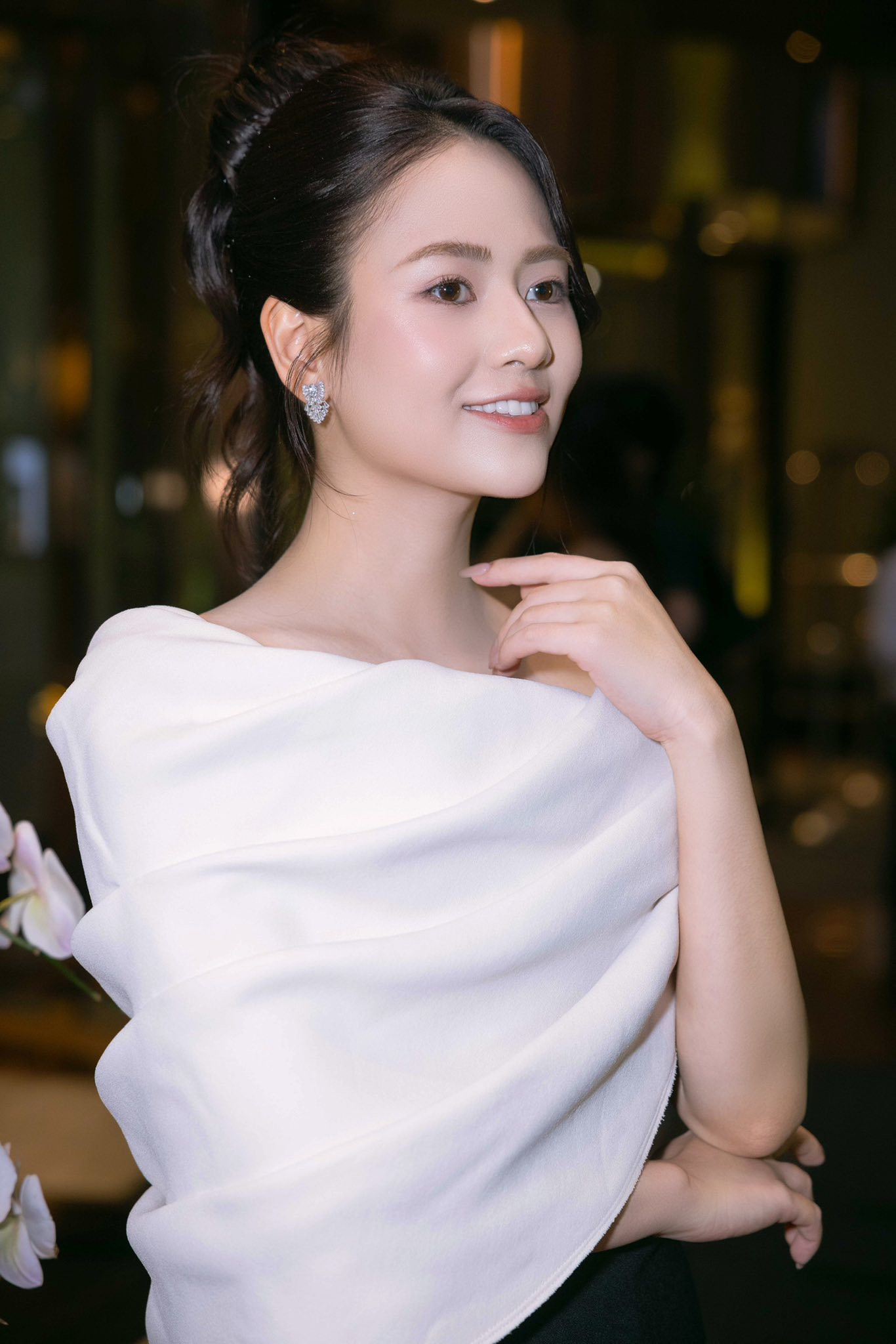 Nhan sắc Việt Hoa - bạn thân Phương Oanh trong Gió ngang khoảng trời xanh - Ảnh 6.