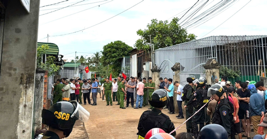 Vụ thảm án ở Đắk Lắk: Bé trai thoát chết nhờ trèo qua tường, trên người nhiều vết dao đâm