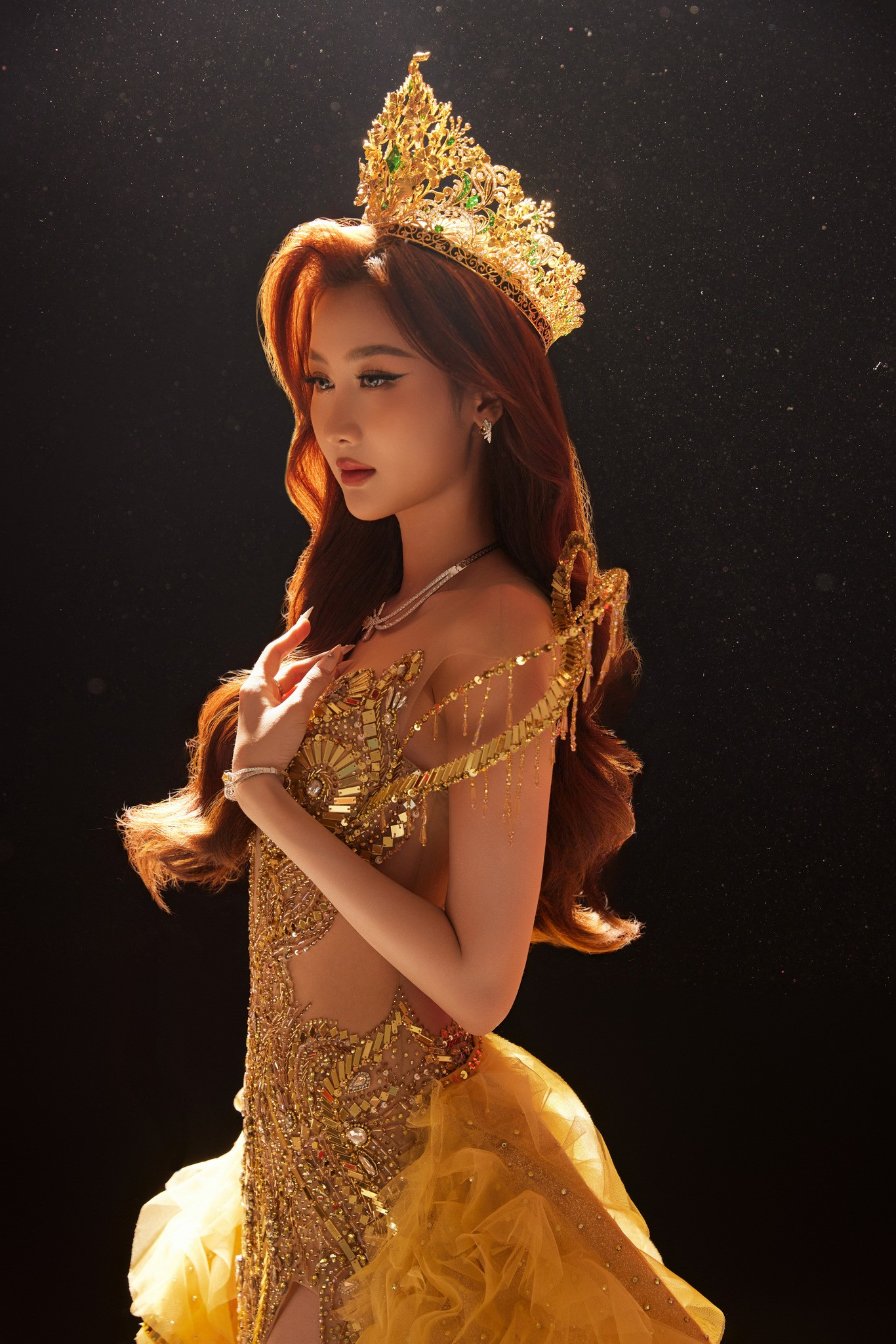 Chung kết Miss Grand Vietnam 2025: MC đọc nhầm kết quả, netizen bùng tranh cãi!- Ảnh 8.