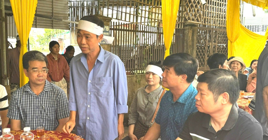 Hoàn cảnh xót xa của 'bé trai mở cửa cứu bạn', lãnh đạo tỉnh phải đề nghị hỗ trợ