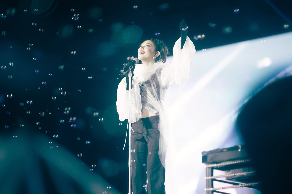 Từ fashionista đến nghệ sĩ giải trí đa năng Châu Bùi và cú chuyển mình ấn tượng