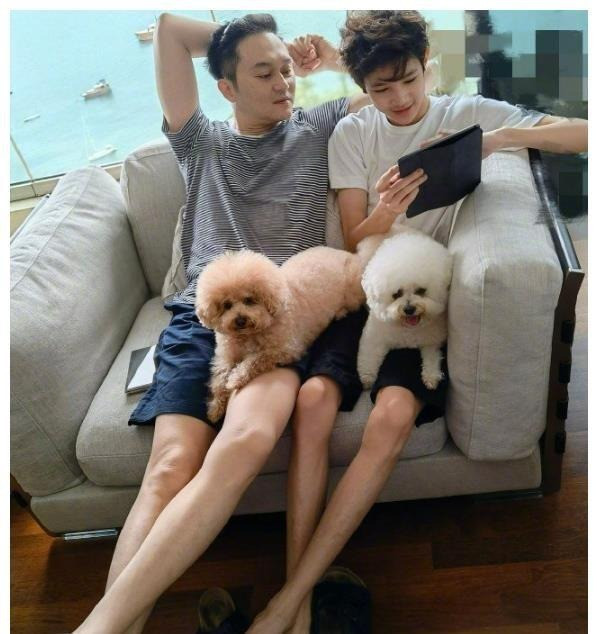 Cận cảnh ngoại hình con trai Hoa hậu Hong Kong Viên Vịnh Nghi và Trương Trí Lâm