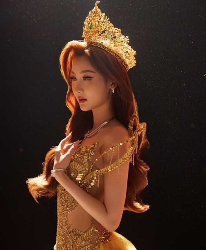 Màn final catwalk của hoa hậu Quế Anh bị chê tơi tả