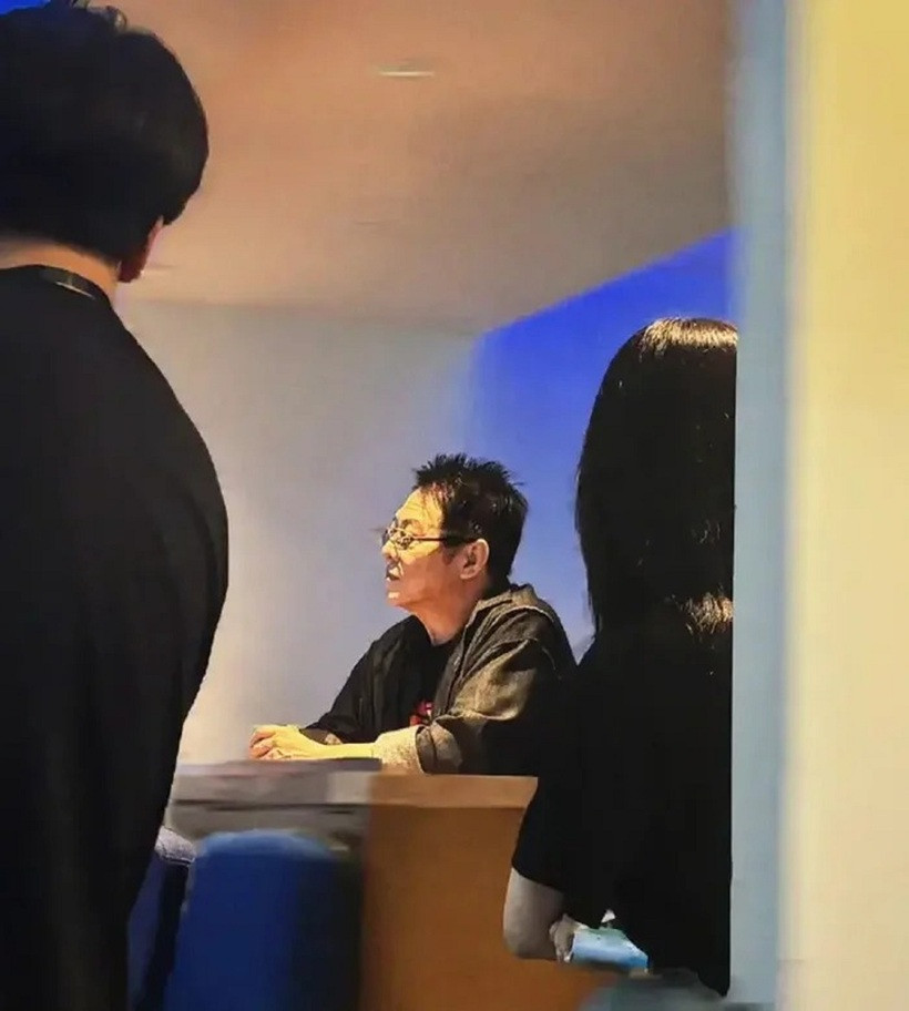 Sao nam Lý Liên Kiệt lộ diện sau khi phẫu thuật. Ảnh: Sohu